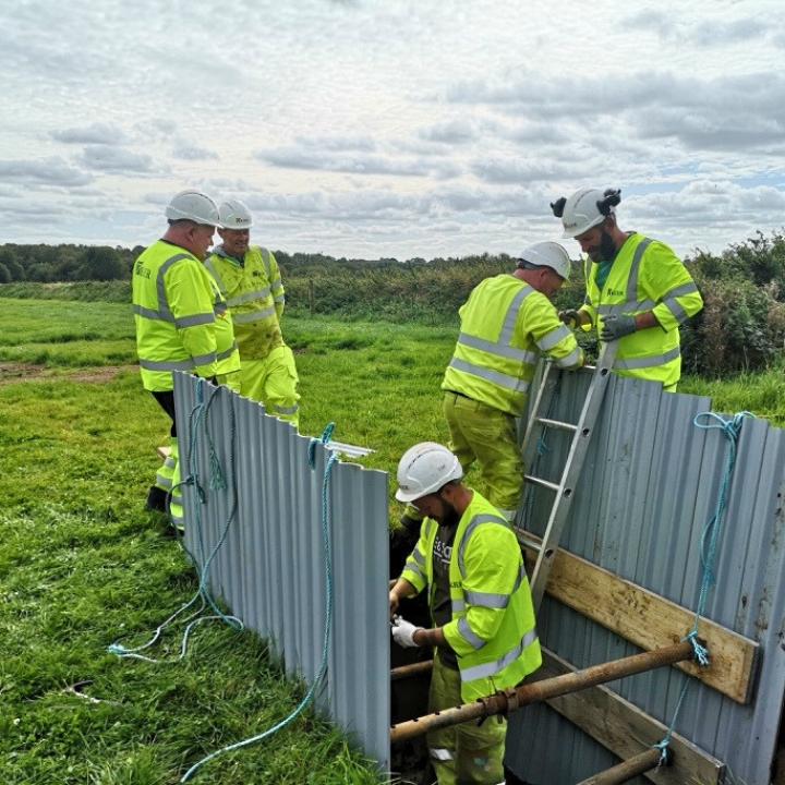 Safe Excavation of Utility Apparatus